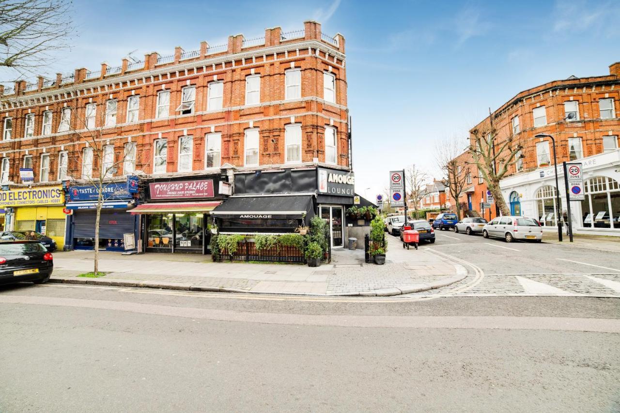 Oyo London Lodge Exterior photo